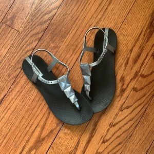 Ipanema T-Strap Sandals Sz5, Silver Straps